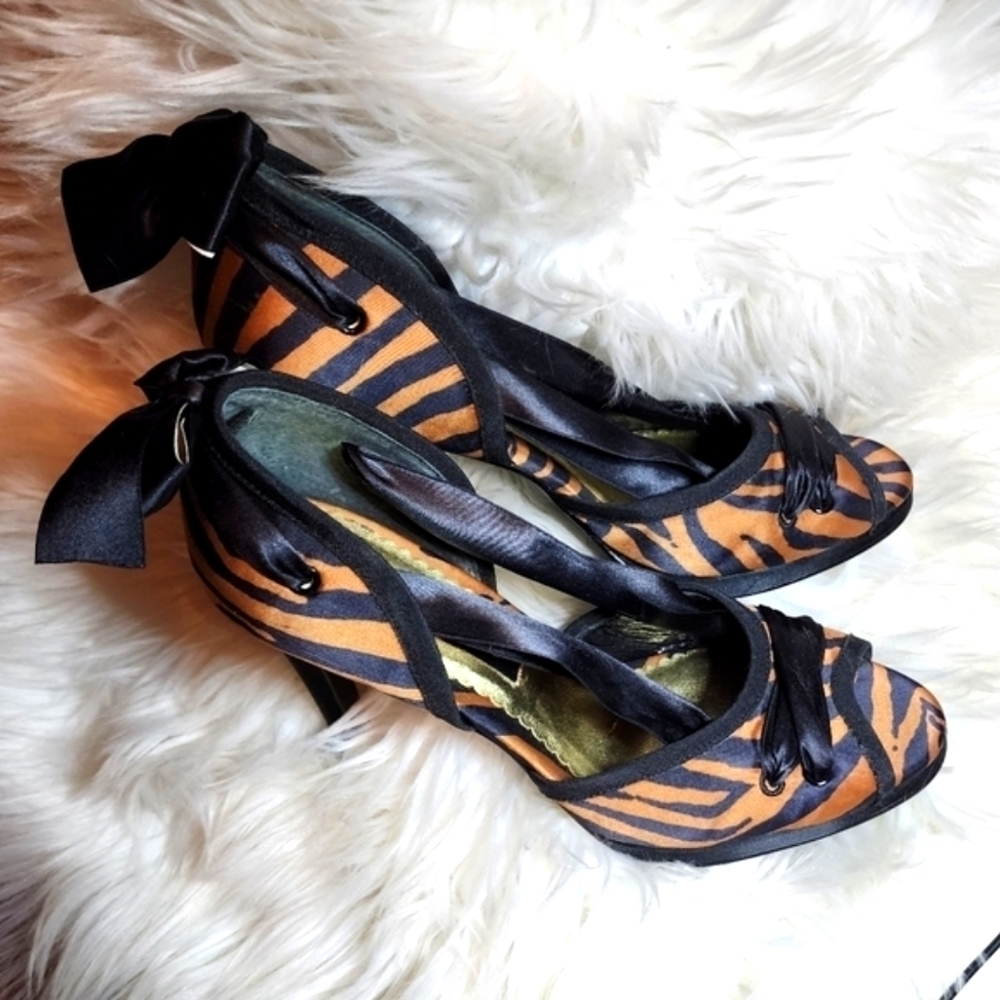 Beverly Feldman Tigress‎ pumps 9.5 NWOB